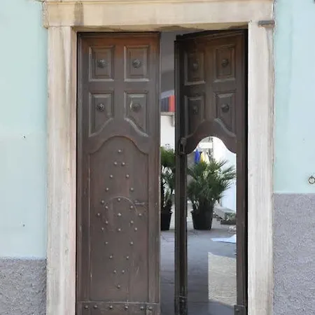 Annie's Bed & Breakfast